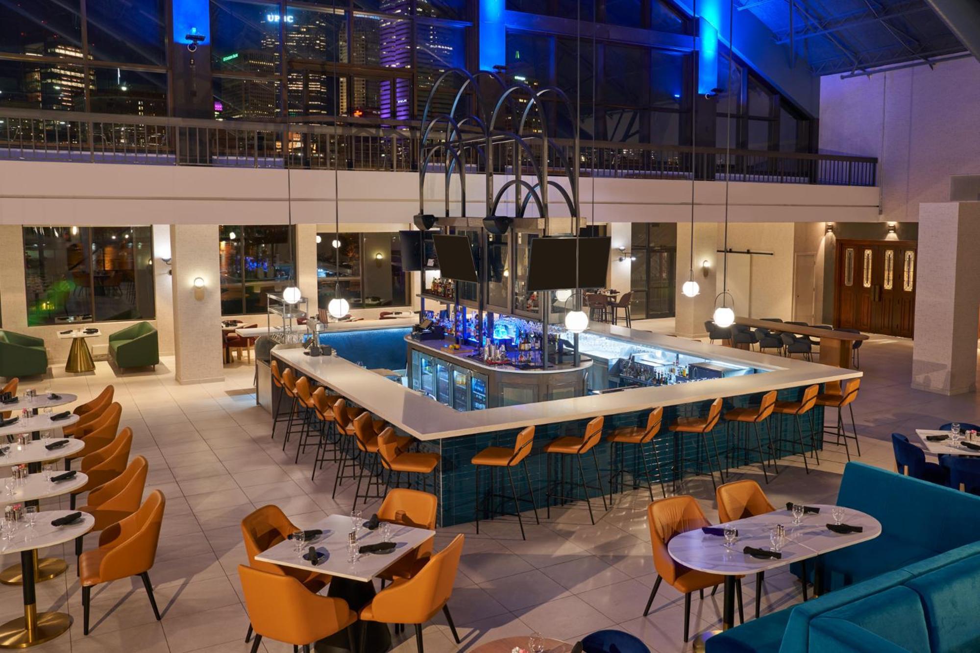 Hotel Sheraton At Station Square 3*